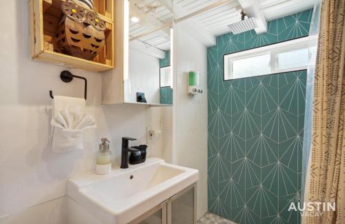 Blackshear-Prospect Hill Appartement | HGTV Featured Tiny Home w Hot Tub Near East 6th St