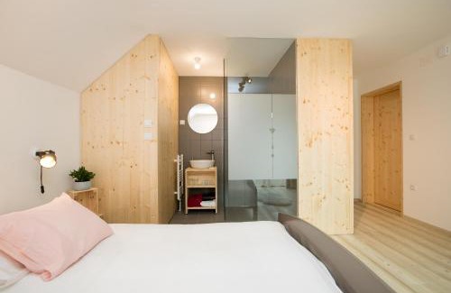 Ukanc Maison | Hiša Erlah