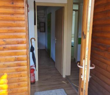 Verzej Maison | Hiška Panonski gaj Terme Banovci, vključene kopalne karte