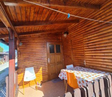 Verzej Maison | Hiška Panonski gaj Terme Banovci, vključene kopalne karte