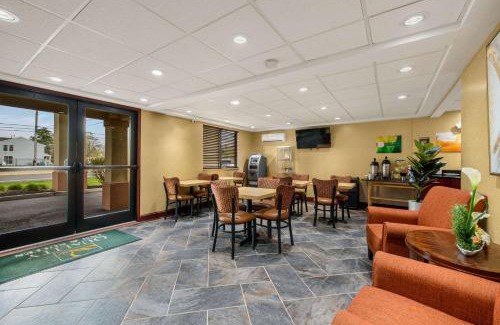 Galloway Maison | Hibiscus Inn & Suites