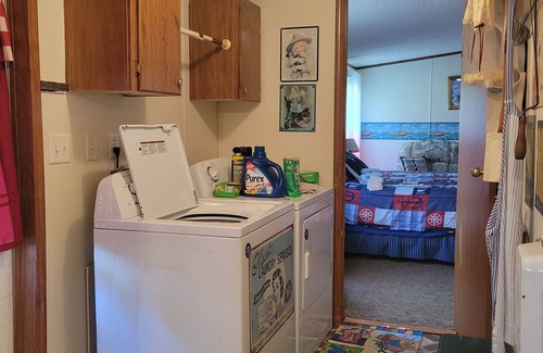 Folkston Maison | Hickey Manor, isolated and comfortable. Great for large family.