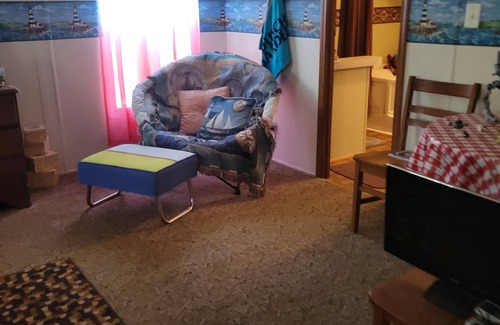 Folkston Maison | Hickey Manor, isolated and comfortable. Great for large family.