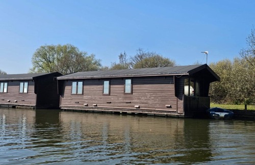 Smallburgh Location De Bateaux | Hickling Broads Lodge Houseboat