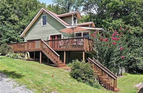 Gerton Cabine | Hickory Nut Hideaway by AvantStay | Mountain Views