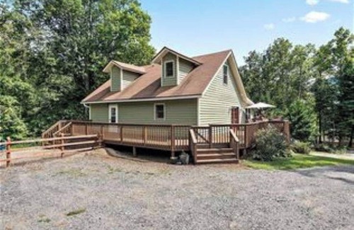 Gerton Cabine | Hickory Nut Hideaway by AvantStay | Mountain Views