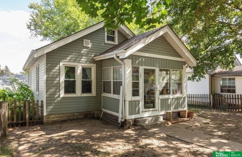 Aksarben - Elmwood Park Maison | Hickory Street Retreat - in the Heart of Aksarben