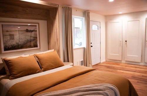 Buckley Autre | Hidden 70 Acre Farm stay W/ Horses, Goats, Mini Horses, and other farm animals