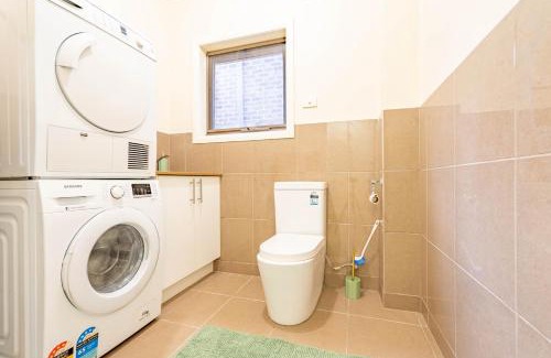 Heidelberg West Appartement | Hidden Gem - 3 bedroom townhouse in Heidelberg West