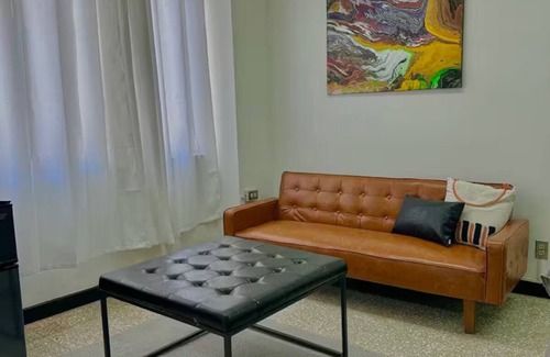 Amon Appartement | Hidden Gem Apt. in Heart of DT