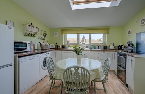 Winterton-on-Sea Appartement | Dog friendly Norfolk seaside cottage in a very well loved Norfolk village