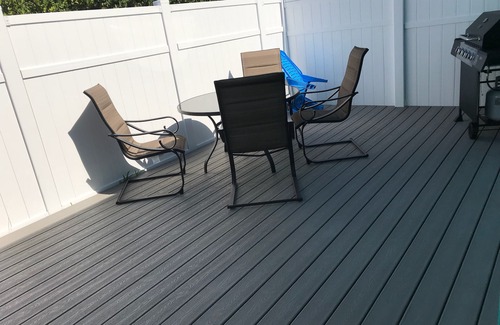 Spanish Wells Appartement | GEMME CACHÉE. Golf gratuit, embarquement vélo kayak 2 Min. à pied de la plage des ESPAGNOLS