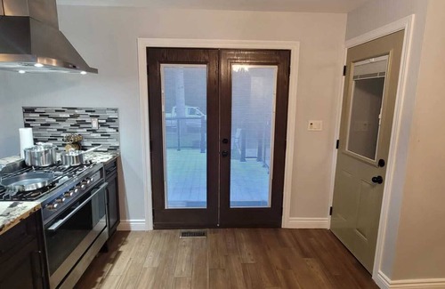 Halton Hills Maison | Hidden Gem Getaway Near Countless Nature Trails and Shops