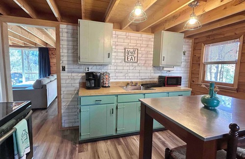 Berkeley Springs Cabine | Joyau caché dans les bois