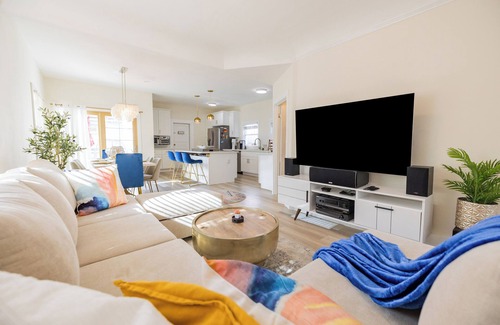 Piedmont Maison | Hidden Gem - Luxury Living - Walk Everywhere