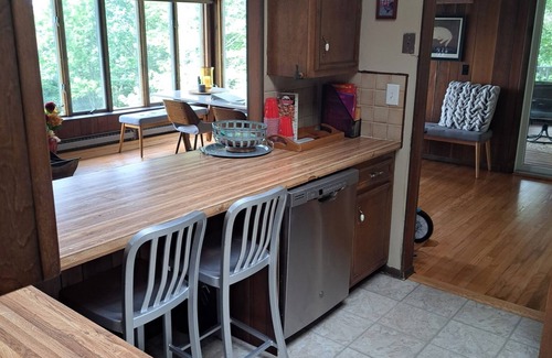New Milford Maison | Hidden Gem on Private Road - Hike; Swim, Ski, Sauna; Relax - Repeat!