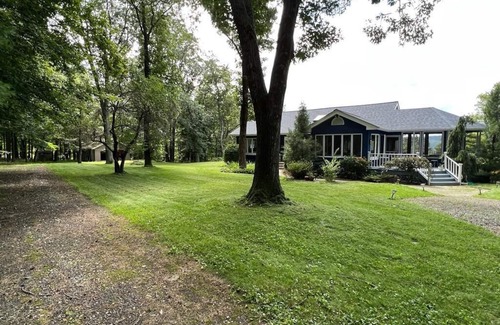 New Milford Maison | Hidden Gem on Private Road - Hike; Swim, Ski, Sauna; Relax - Repeat!