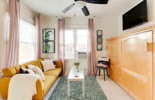 Franklin Maison | Hidden Long Beach Cottage With Private Patio and Ocean Air - NPR21-00107