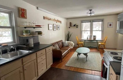Northfield Maison | Hidden Northfield Cottage