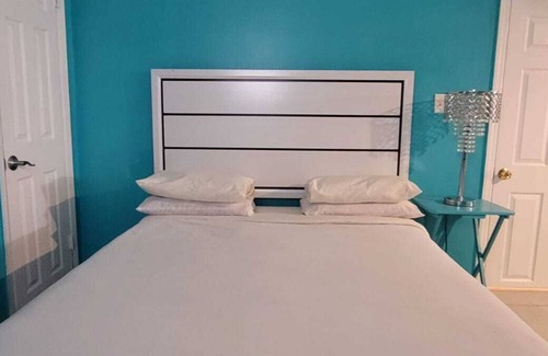 Hempstead Appartement | Hidden Oasis w/B&B option....