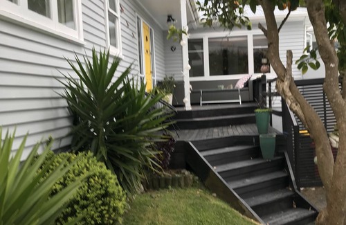 Raumati Beach Maison | Hidden Raumati Gem