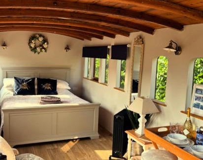 Coltishall Maison | Hideaway carriage