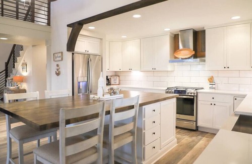 Leander Maison | Hideaway in our 3 story home! GameRoom, great view
