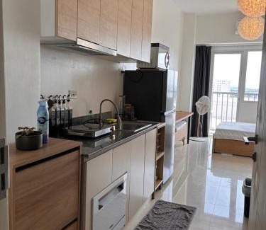 Las Pinas Appartement | Hideouts & Hangouts