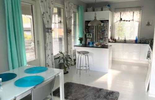 Tuusula Maison | Hienoa talo porealtaalla lähellä Helsinkiä ja lentokenttää