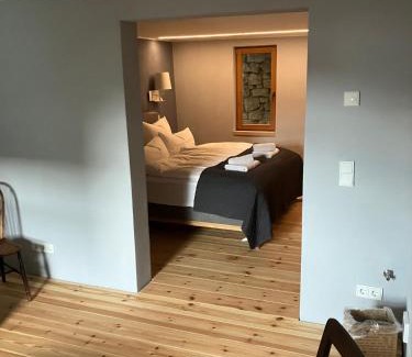 Oberdorla Maison | Hiestands Gästehaus - Weingut & Hofbrennerei