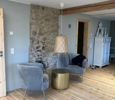 Oberdorla Maison | Hiestands Gästehaus - Weingut & Hofbrennerei