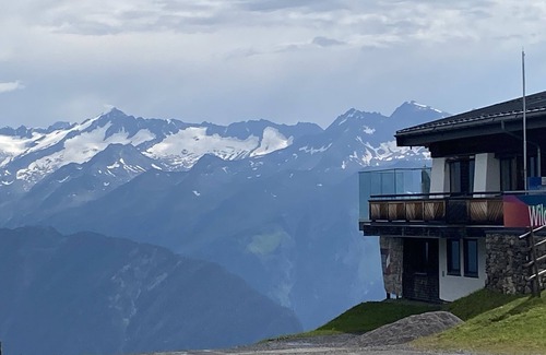 Schonbach Maison | HIGH-END PENTHOUSE┃3BR┃KITZBÜHEL ALPS┃UP TO 8 GUESTS┃SAUNA┃
