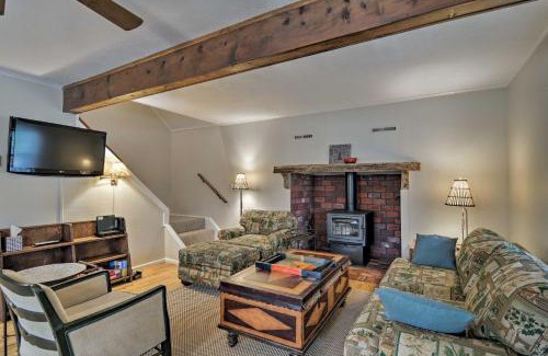 Higgins Lake Maison | Higgins Lake Area Cabin with Fire Pit and Yard!