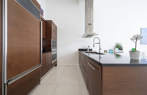 Brickell Copropriété | High Ceiling Condo at Icon Brickell with Bay & City View and 5 star amenities