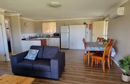 Kootingal Cottage | High Country cottage *Views*Aircon*WiFi