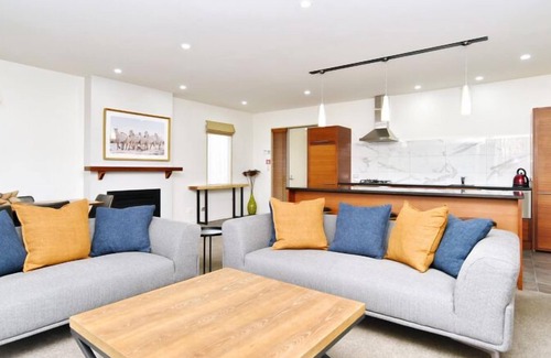 Windwhistle Appartement | High Country Villa 250-Luxury Villa in Terrace Downs