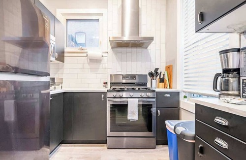 Wilmington Appartement | High end 1B apt, laundry, 10ft ceilings, king bed
