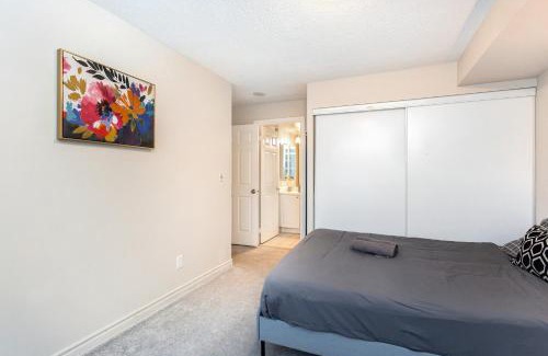 Downtown Mississauga Appartement | High-End 2BR 2BATH Condo-Steps to Square One Mall