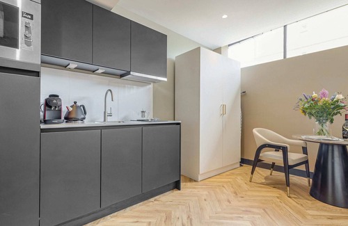 Slotervaart Appartement | High-end boutique studio near city center!