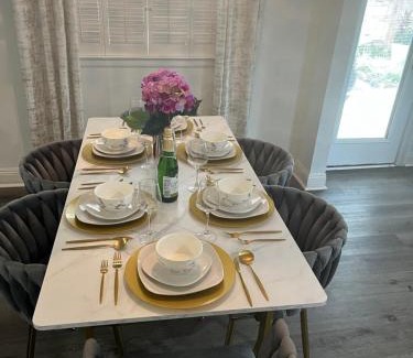 Old Aurora Villa | High End Immersive Jazz Pool Home 1 exit from French Quarter