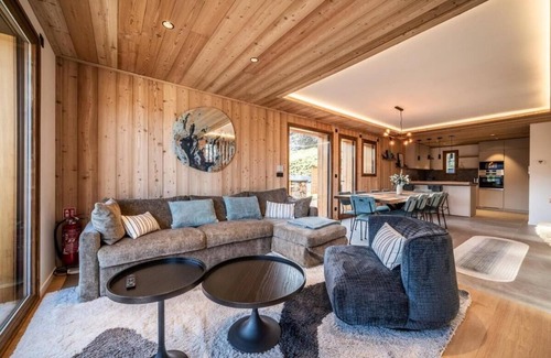La Cote-d'Arbroz Chalet De Ski | High end Living in Morzine with an exclusive Sauna & Jacuzzi