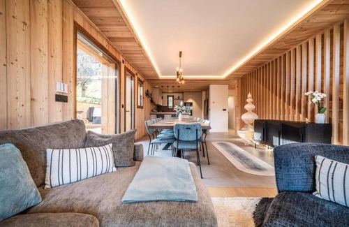 La Cote-d'Arbroz Chalet De Ski | High end Living in Morzine with an exclusive Sauna & Jacuzzi