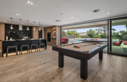 Paradise Valley Village Maison | High End Private Resort with Pickleball Bball Putt Putt Pool Spa More