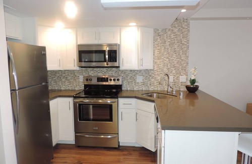 Waikiki Copropriété | Rénovations haut de gamme !! Superbe, Oceanview, Oceanfront Suite de luxe!