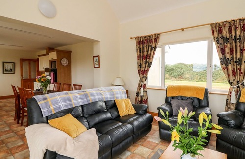 Kilmore Cottage | HIGH MEADOW HOUSE, pet friendly in Kilmore Quay, County Wexford