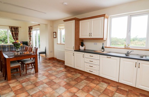 Kilmore Cottage | HIGH MEADOW HOUSE, pet friendly in Kilmore Quay, County Wexford