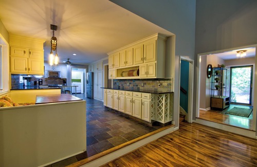 High Point Maison | High Point Hideaway - secluded & in center of town - fully furnished for comfort