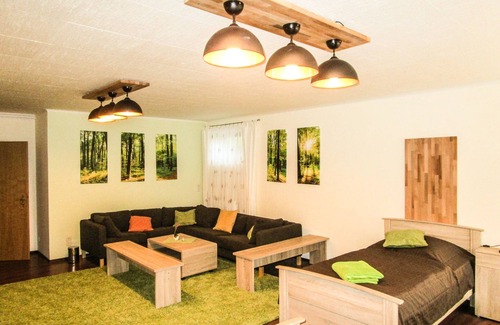 Mecklenburger Seenplatte Appartement | Appartement au sous-sol de haute qualité à Ihlenfeld, moderne et calme