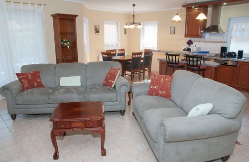 Balatonbereny Maison | Idylle familiale de haute qualité pour 4-8 personnes., Piscine, climat, lac 1000m ', Saun
