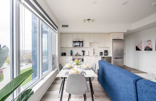 Kitchener Copropriété | High Rise 1BR Condo w Balcony & Beautiful Views
